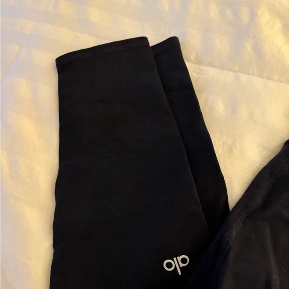 Alo Airlift Leggings - Picture 11 of 12